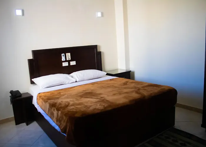 Otel Sharks Bay Oasis & Butterfly Diving Center 4*