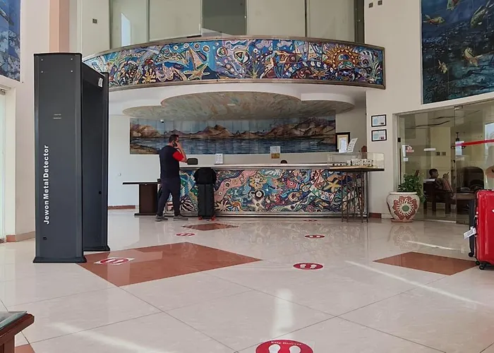 Sharks Bay Oasis & Butterfly Diving Center Şarm El-Şeyh