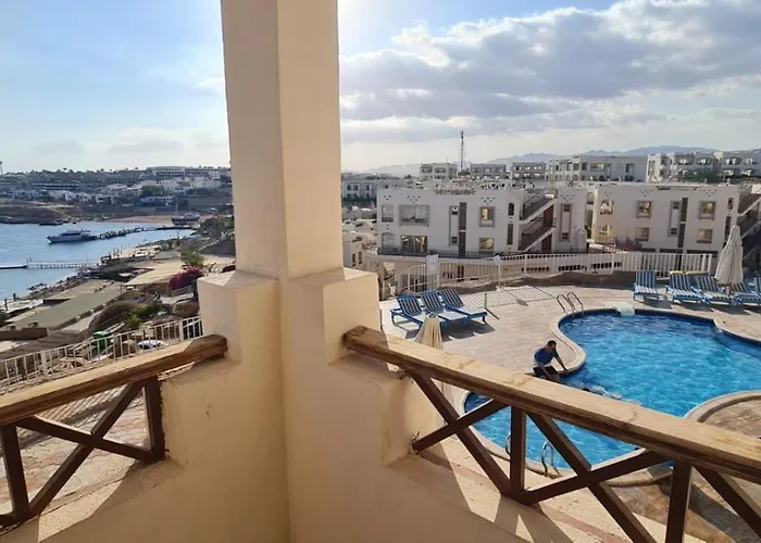 Sharks Bay Oasis & Butterfly Diving Center Otel 4*