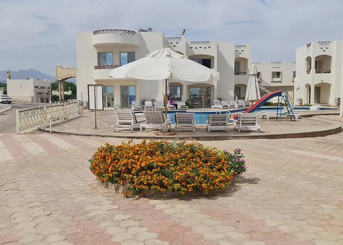 Sharks Bay Oasis & Butterfly Diving Center 4* Şarm El-Şeyh
