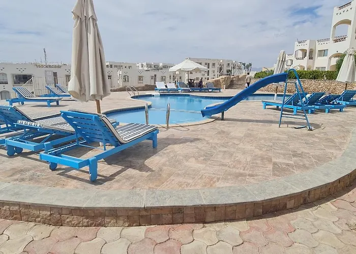 Sharks Bay Oasis & Butterfly Diving Center Şarm El-Şeyh