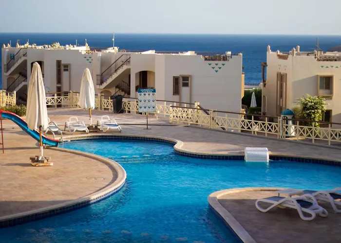 Otel Sharks Bay Oasis & Butterfly Diving Center Şarm El-Şeyh